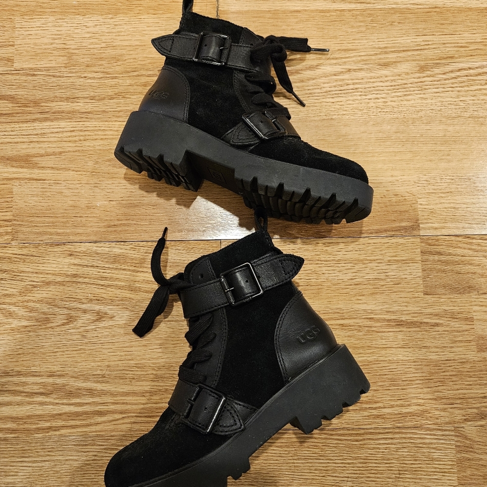 Ugg Zorrah combat boots sz. 6